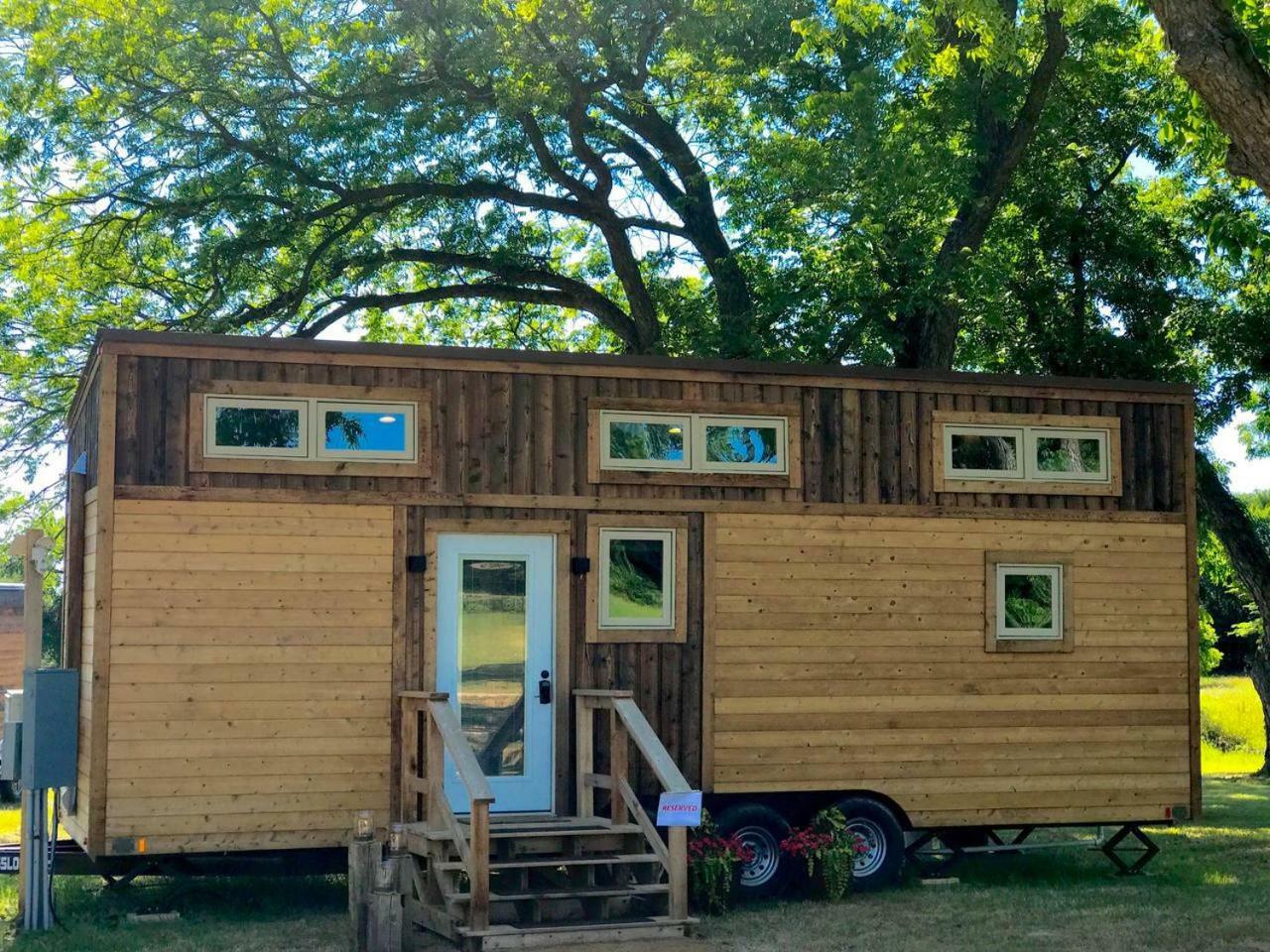 Montana Escape Elegant Tiny House In Waco Near Magnolia Villa Exterior photo